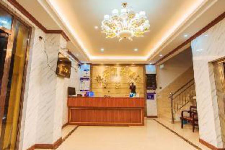 Lingyun Business Hotel