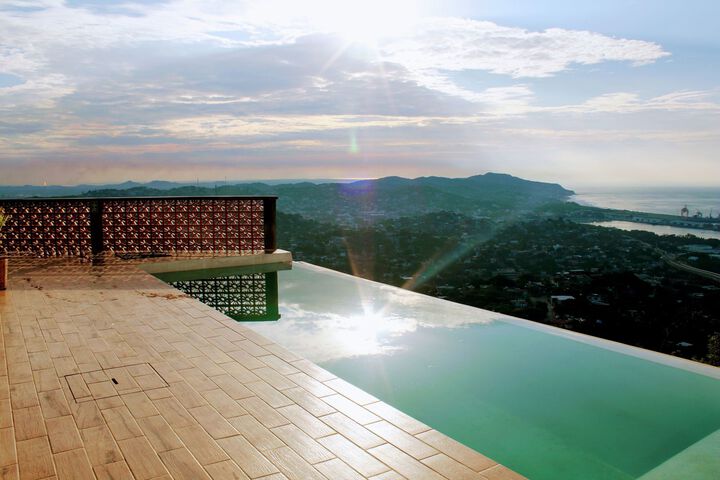 Pool 13 of 42
