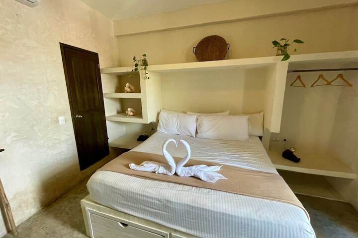 Room 5 of 97