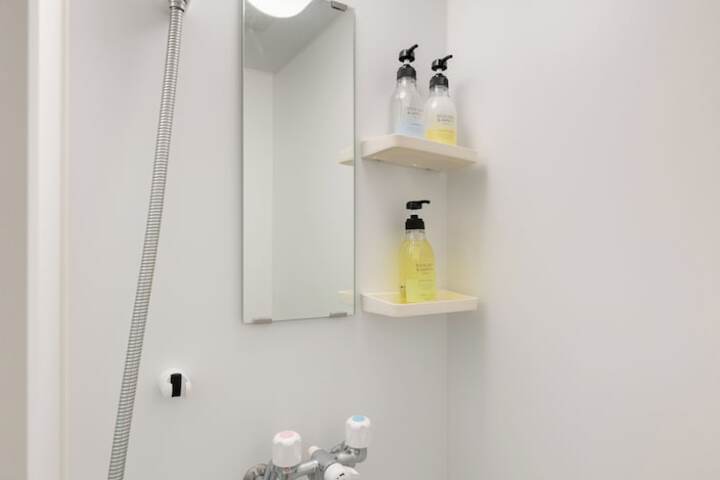 Room 52 of 57