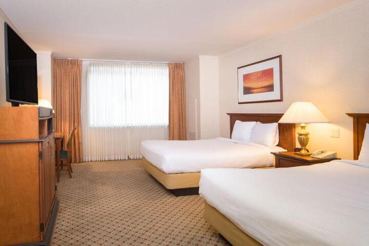Double Accessible King Size Bed (6 of 13)