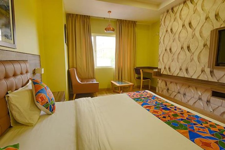 Room 25 of 31