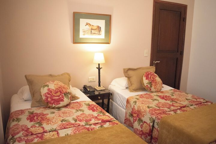 Room 42 of 119