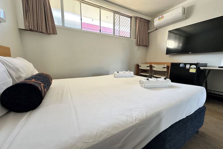 Room 11 of 50