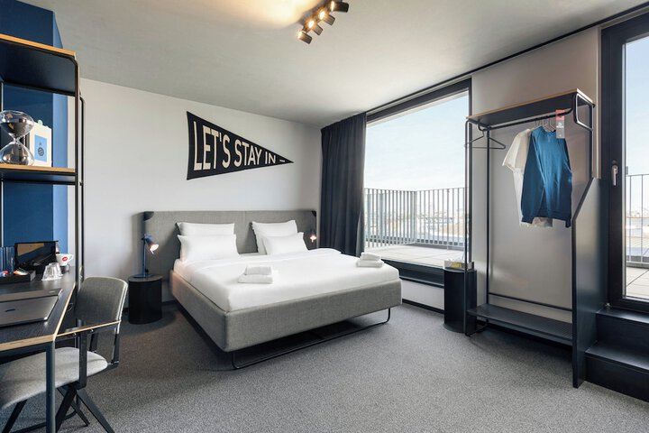 Room 55 of 146