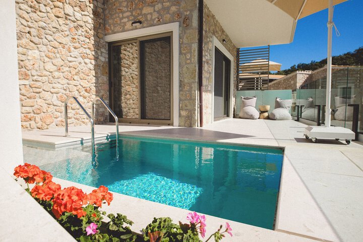 Pool 29 of 45