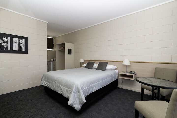 Room 21 of 48
