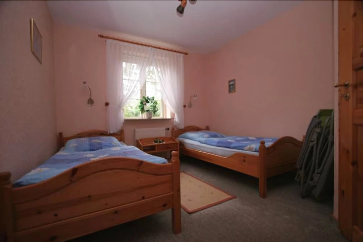Room 2 of 8