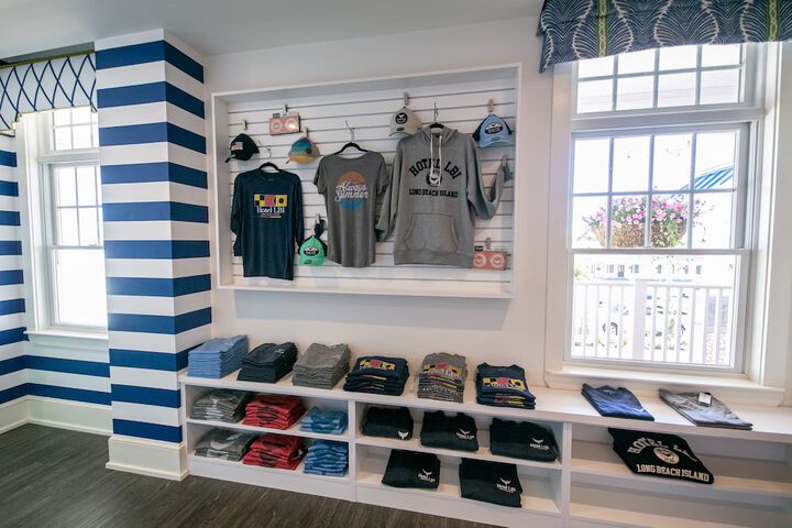 Gift Shop 110 of 159