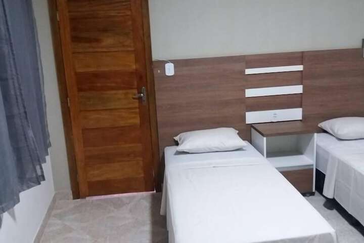 Room 4 of 8