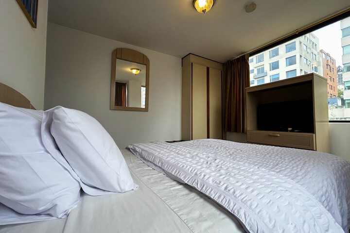 Room 7 of 56