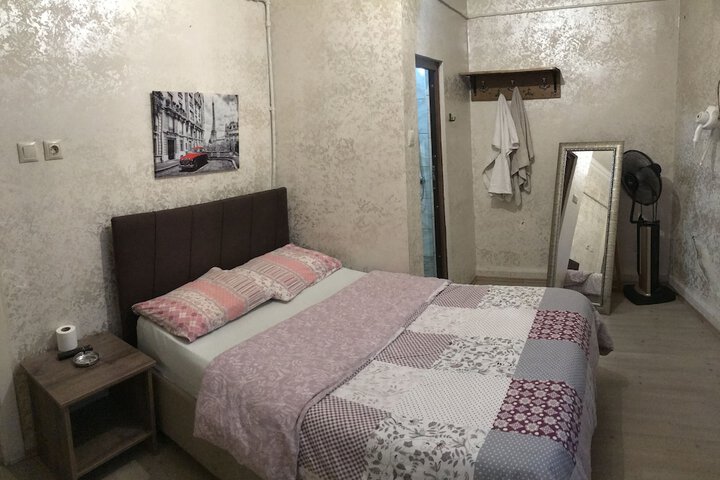 Room 10 of 22