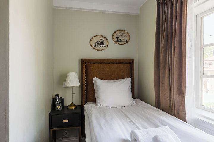 Room 47 of 89