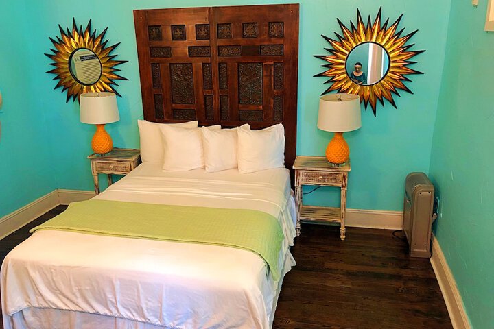 Room 29 of 102