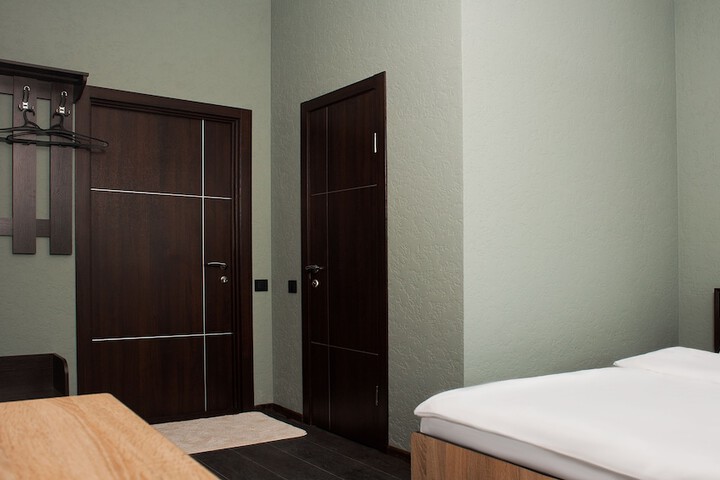 Room 5 of 17