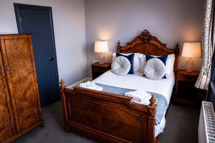 Room 28 of 60