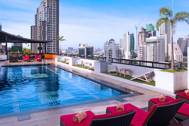 Pool Hotel