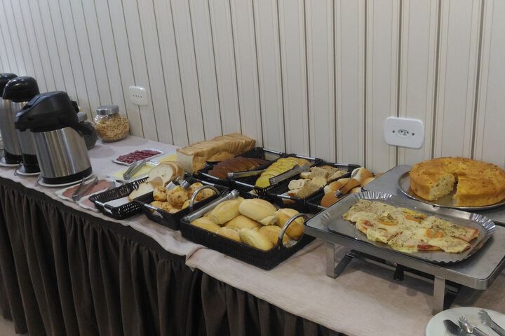 Dining 15 of 16