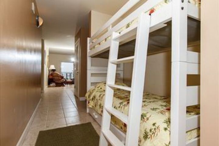 Room 13 of 37
