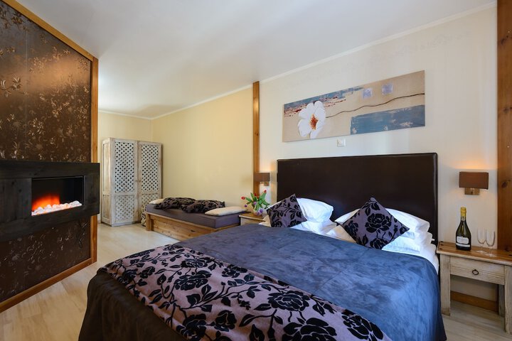 Room 17 of 52