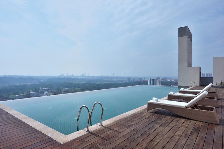 Hotel Pool