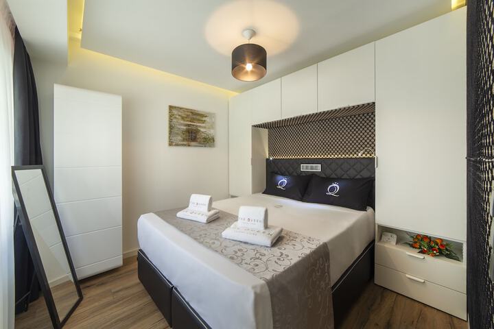 Room 90 of 645