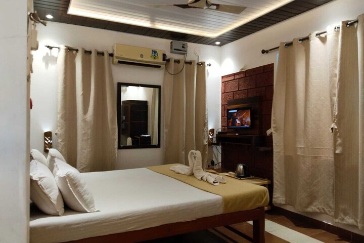 Room 6 of 26