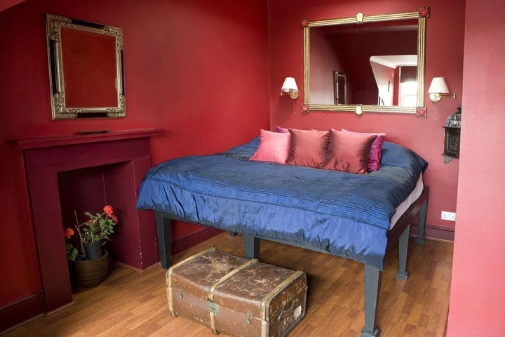 Room 2 of 42
