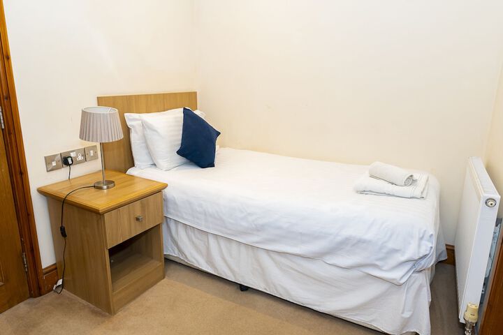 Room 34 of 49