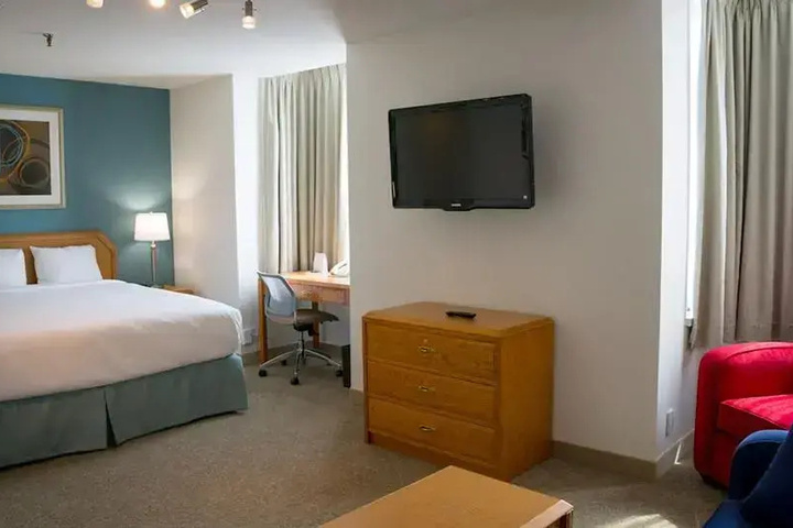 Room 3 of 16