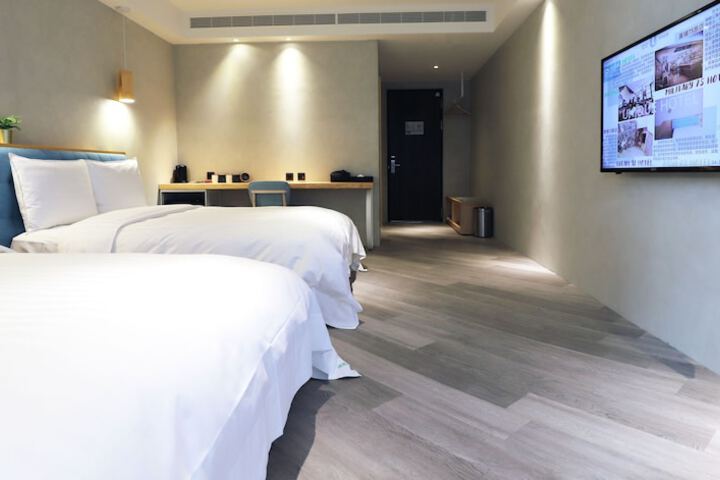 Room 27 of 135