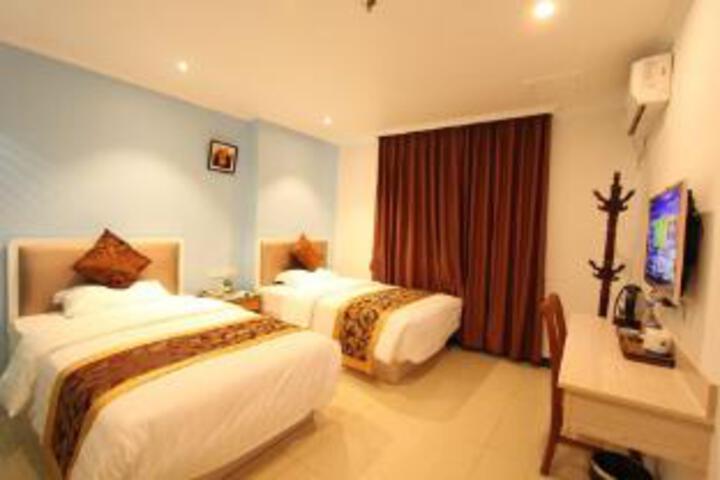 Room 6 of 7