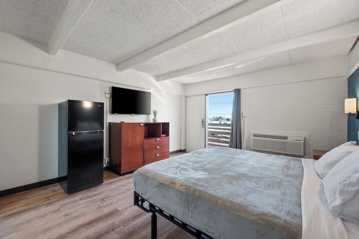 Room 7 of 25