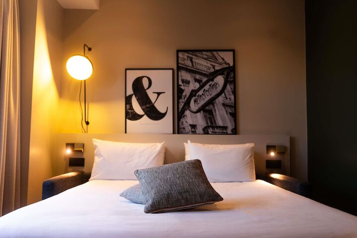 Room 10 of 61