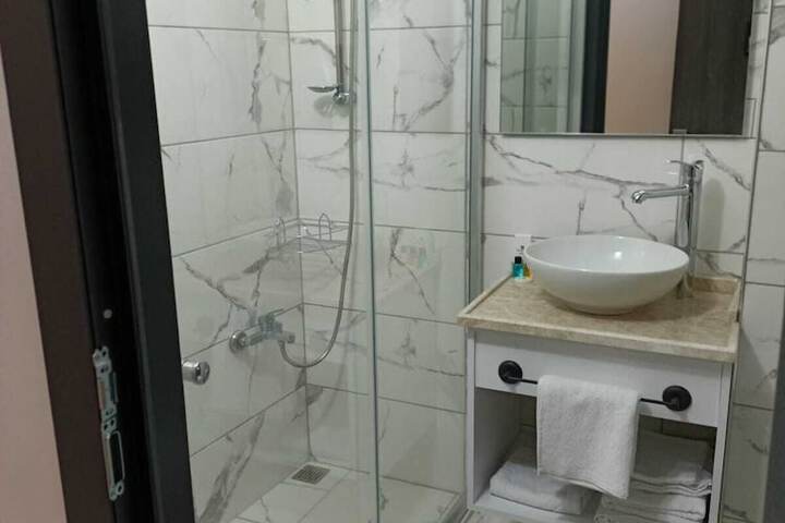 Room 26 of 115