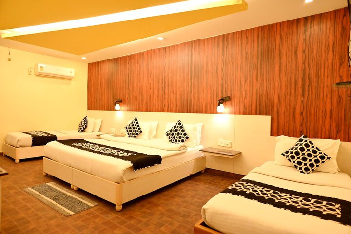 Room 32 of 81