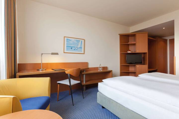 Room 12 of 42