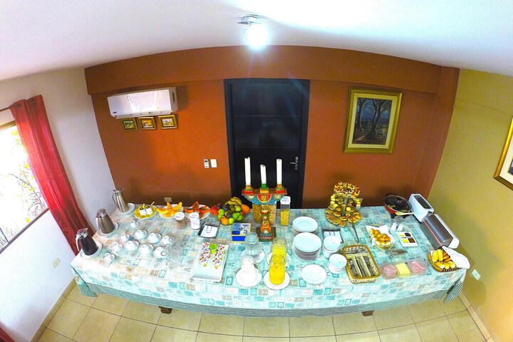 Breakfast/Coffee Service 25 of 35