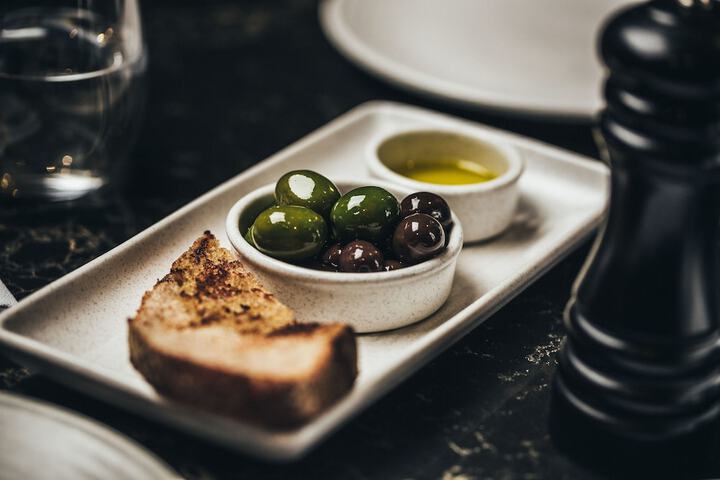 Dining 60 of 103