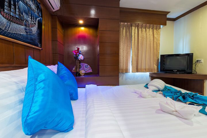 Room 5 of 33