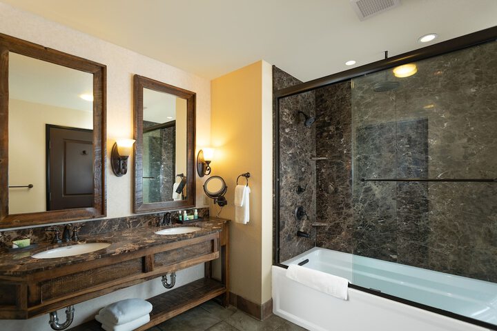 Standard Double Room (8 of 8)