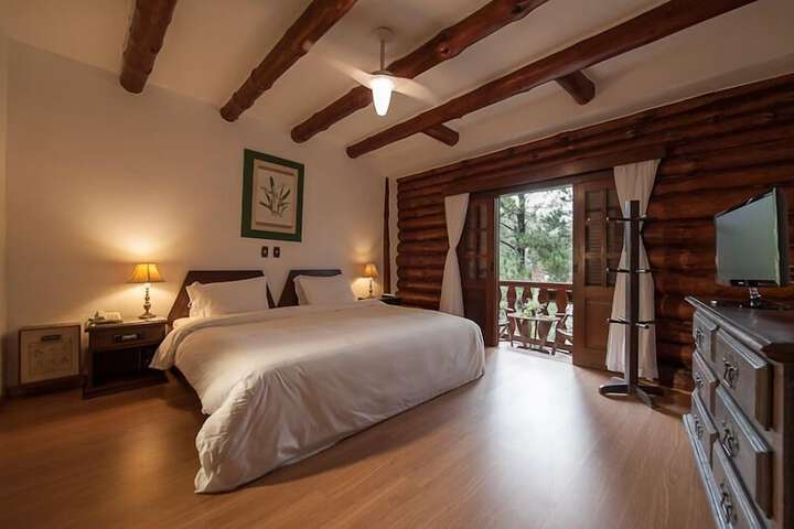 Room 6 of 24