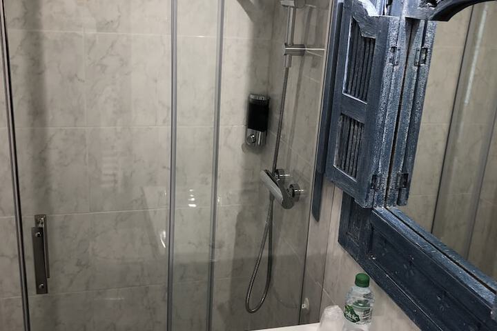 Room 61 of 86