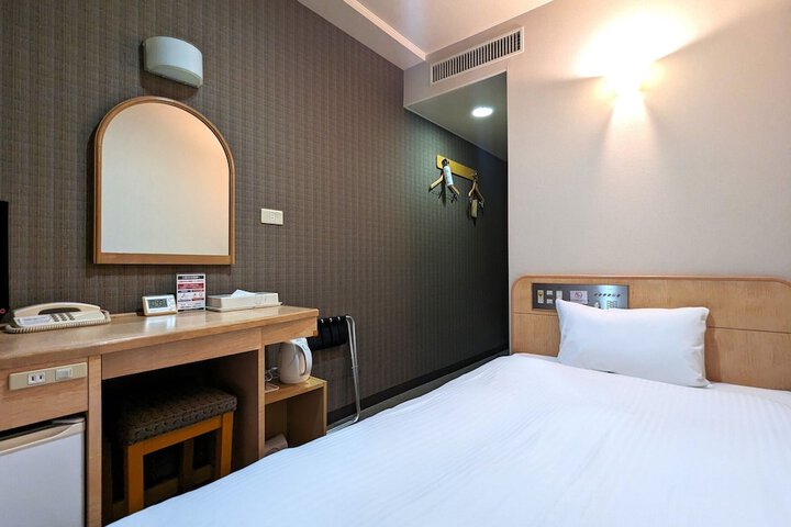 Room 7 of 59