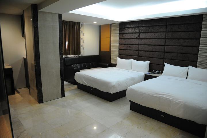 Room 5 of 50