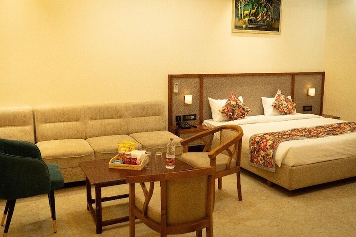 Room 27 of 41