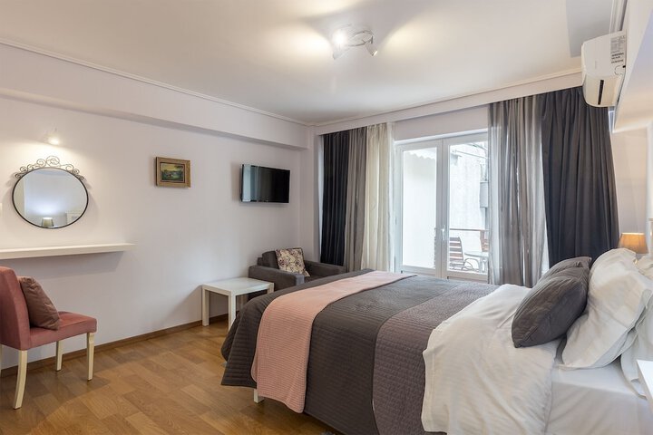Room 20 of 33