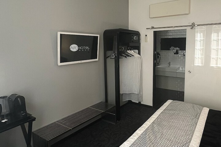 Room 40 of 106
