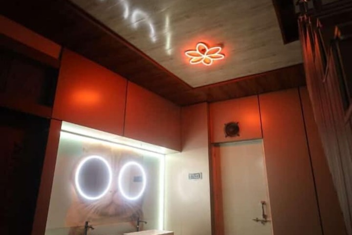 Room 5 of 34