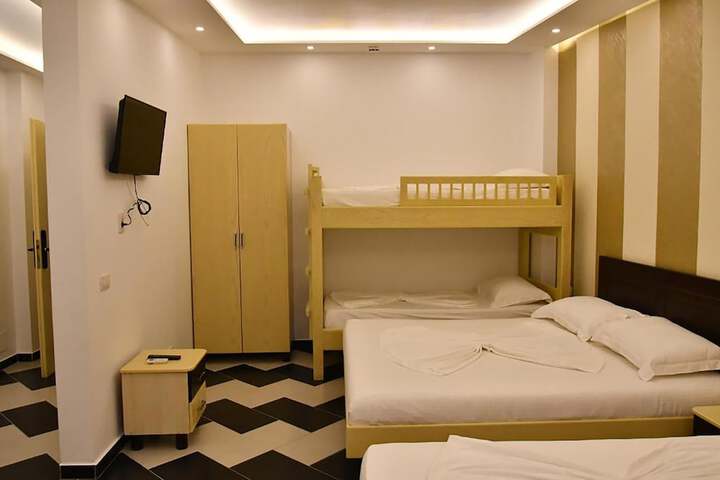 Room 18 of 65